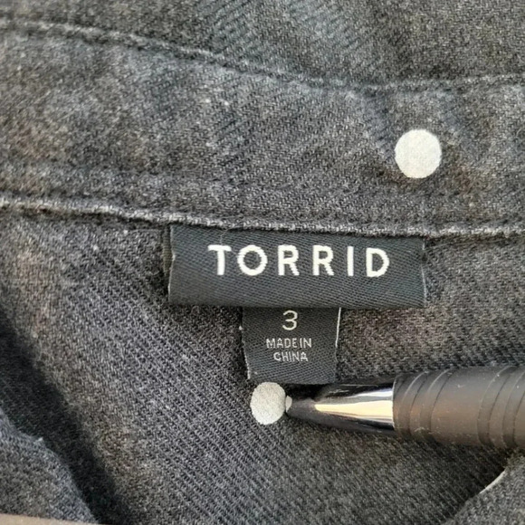 TORRID Gray White Polkadot Long Sleeve Button Up Top Women's Size 3-22/24-3X - Picture 9 of 11